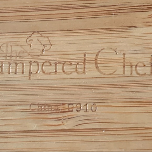 Pampered chef wood bowl - Picture 7 of 11